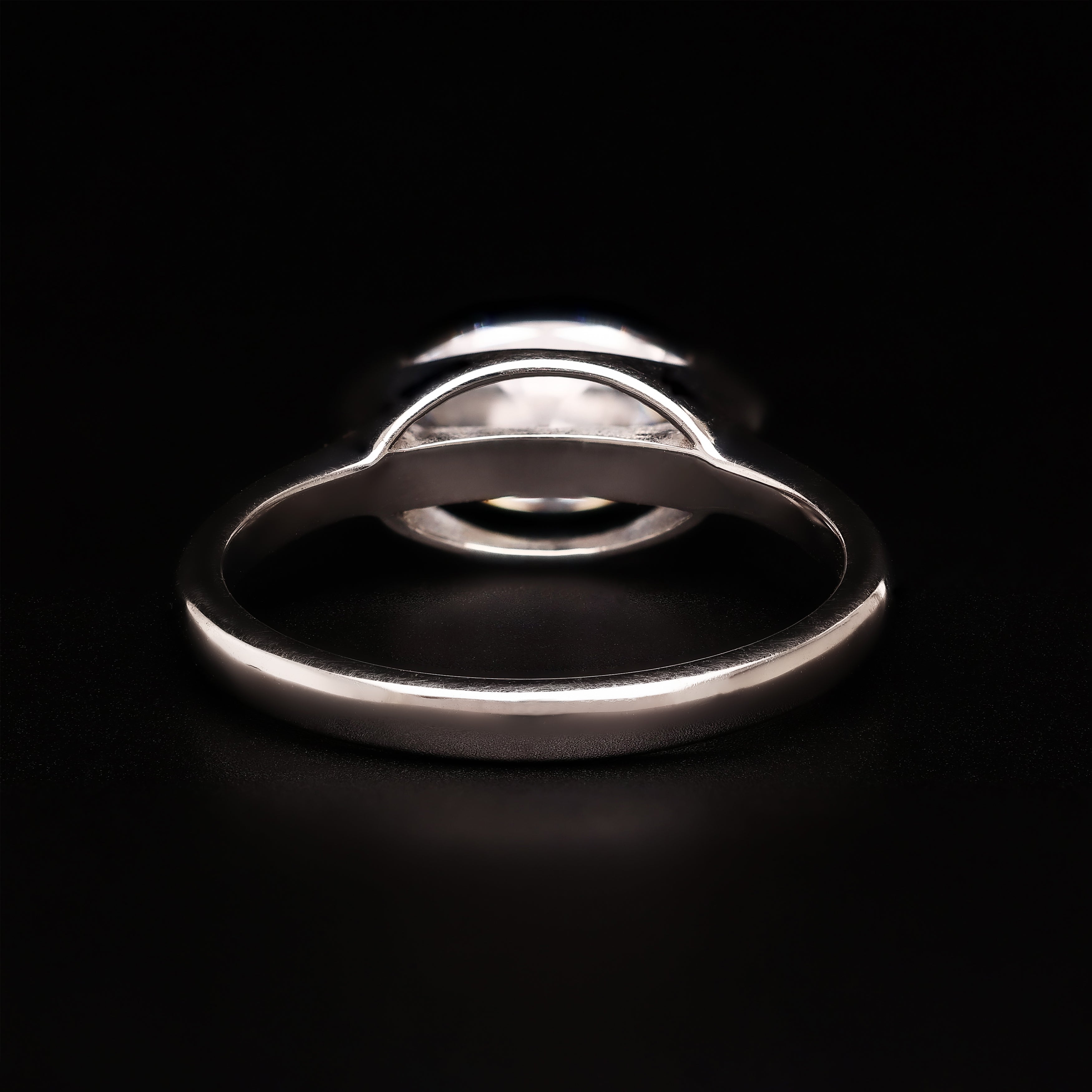 Marquise Arc – East-West Bezel Brilliance