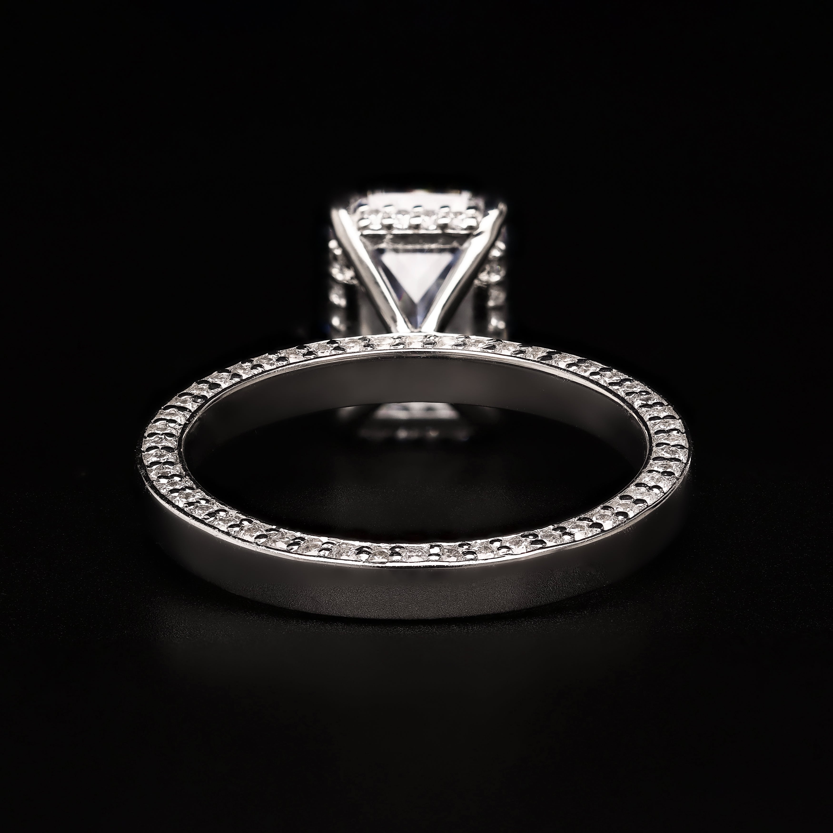 Radiant Infinity – Side Pavé Brilliance