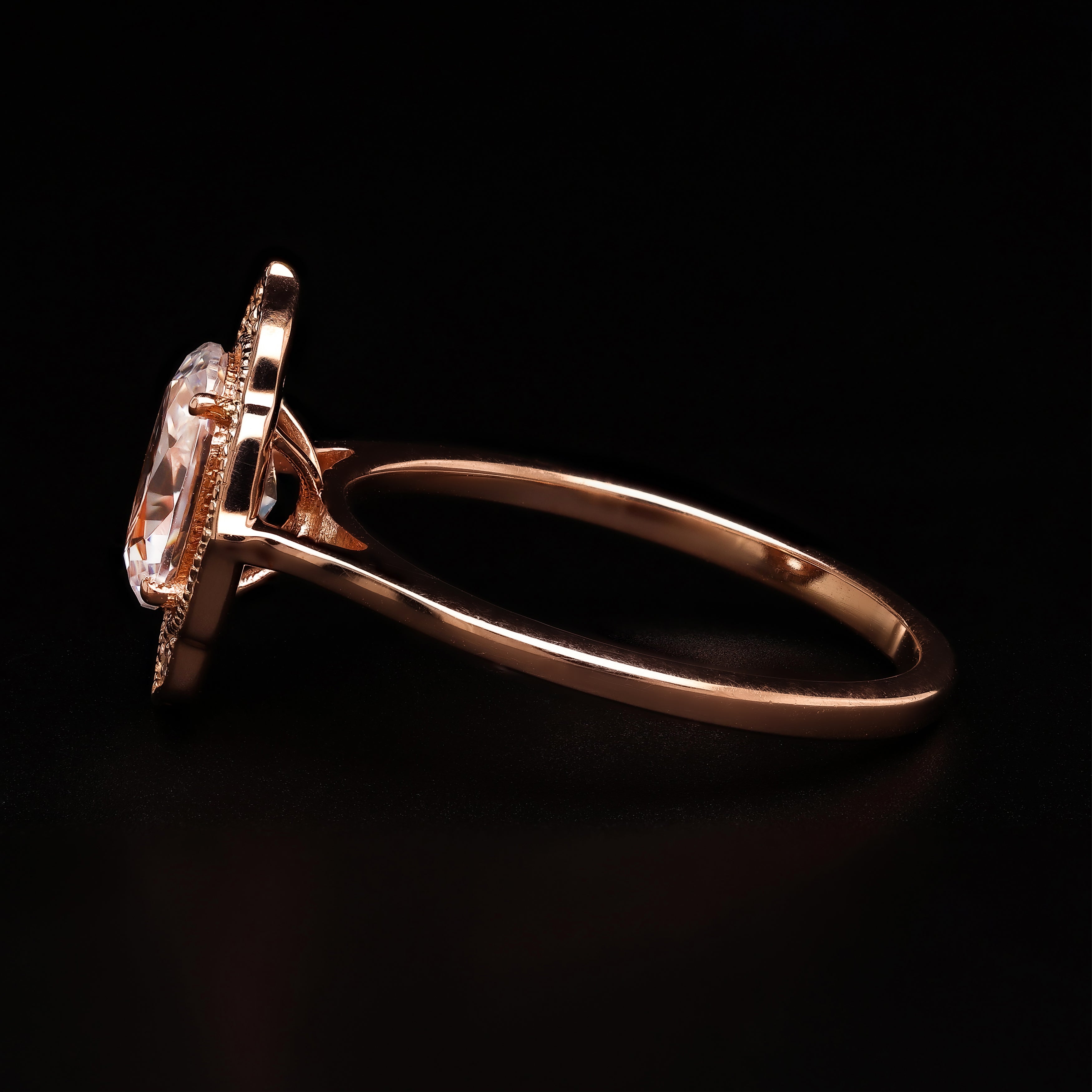 Art Deco Radiance – Oval Halo
