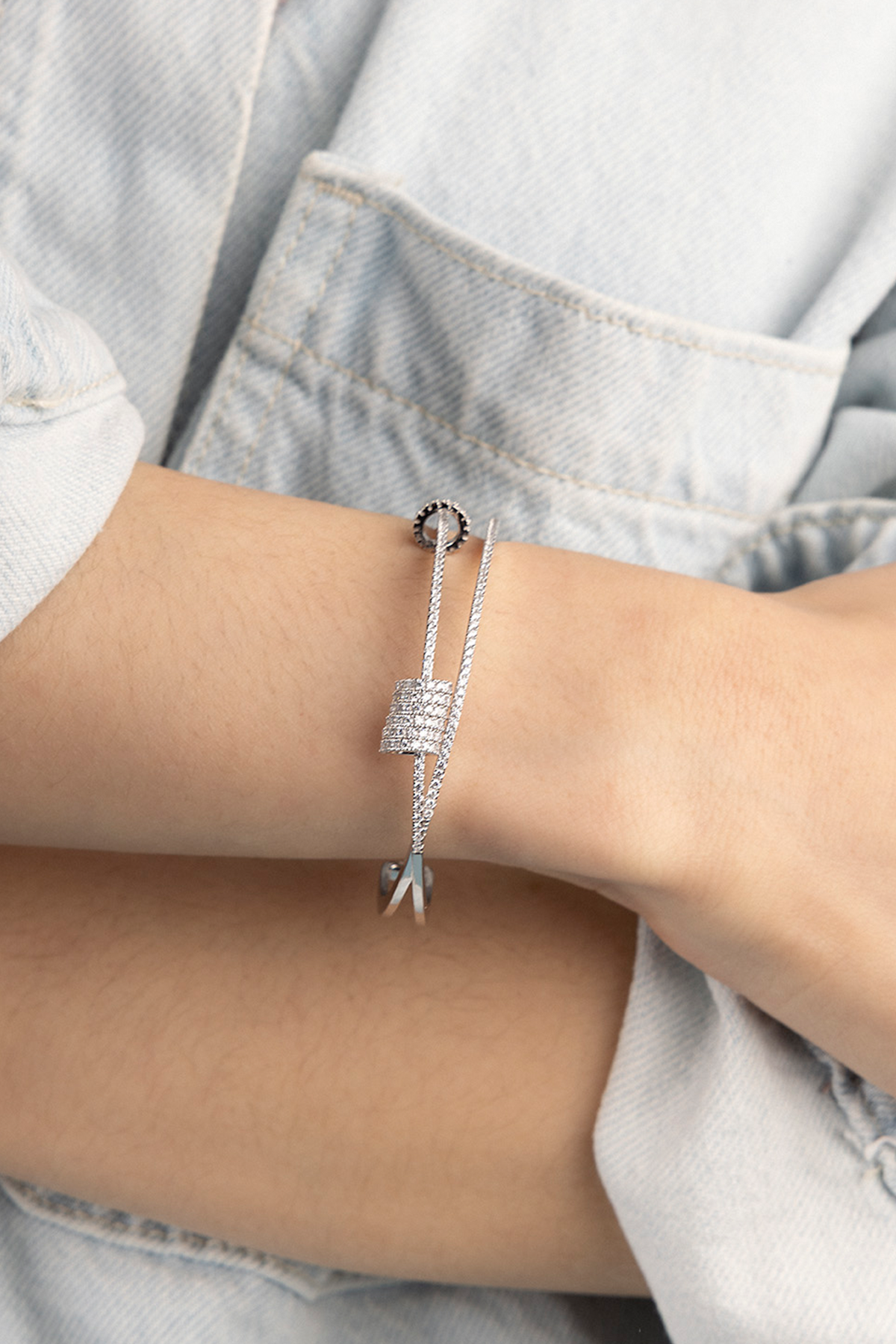 Cuff with Sliding Rings