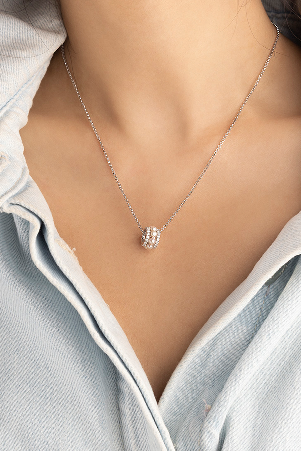 Double Paved Hoop Adjustable Necklace with Pearls