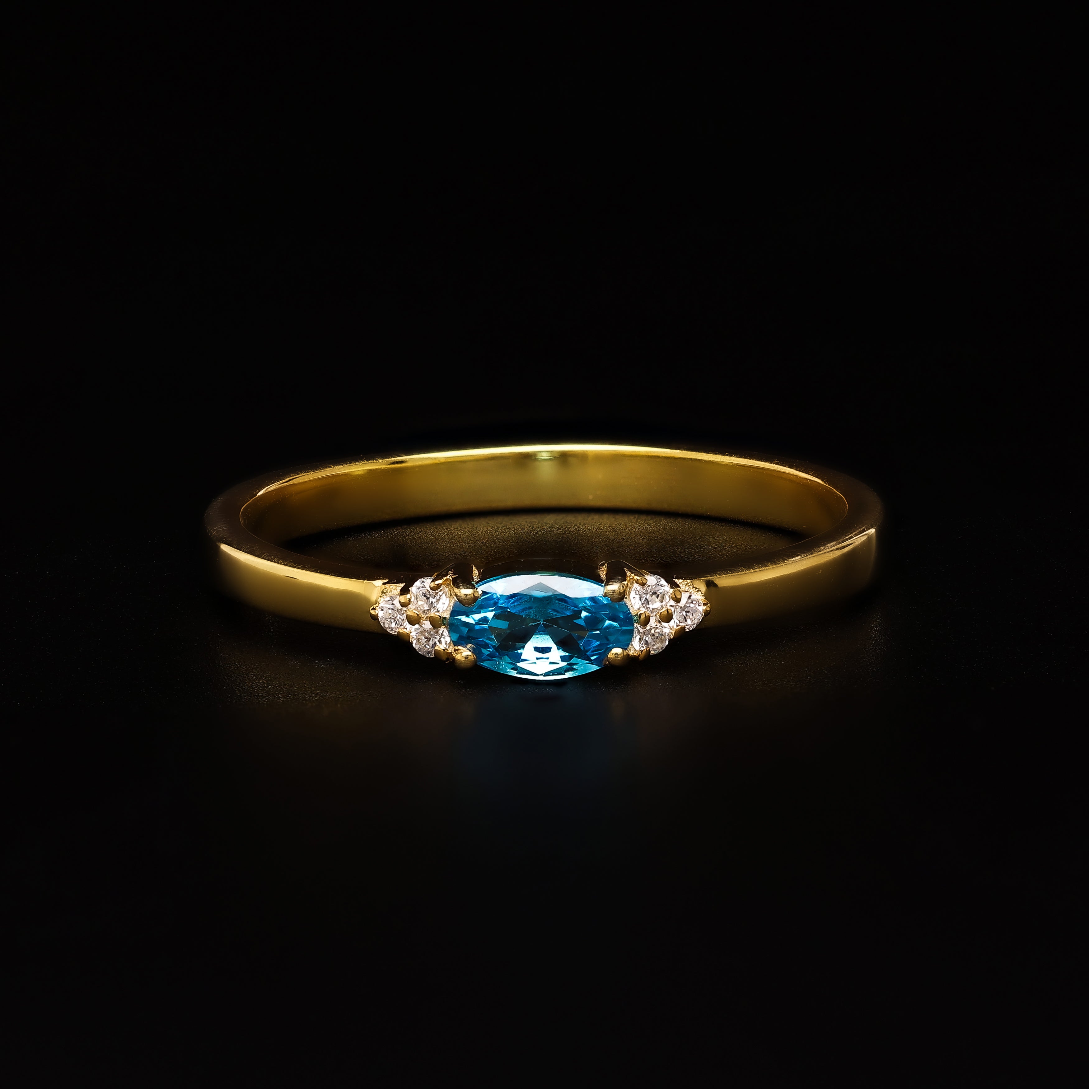 Aqua Brilliance – Oval Harmony Ring