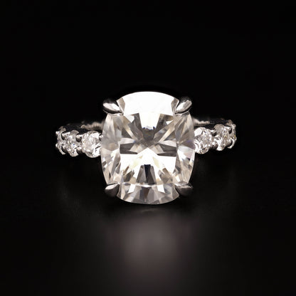 Limitless Gleam – Oval Elegance with Pave Accents