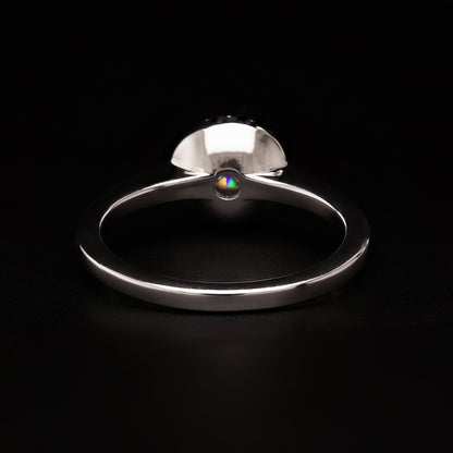 Halo Brilliance – Timeless Classic Round Cut