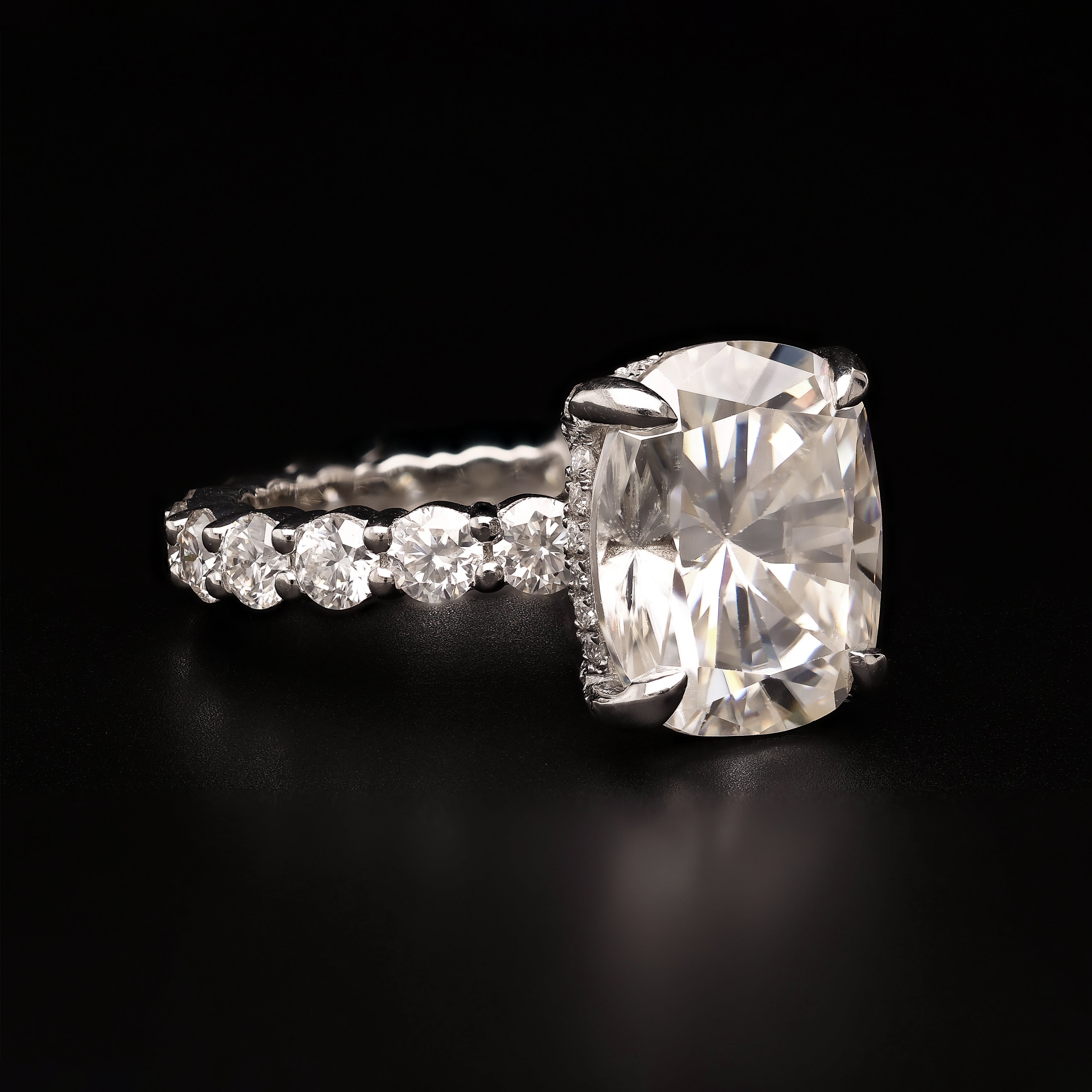 Limitless Gleam – Oval Elegance with Pave Accents