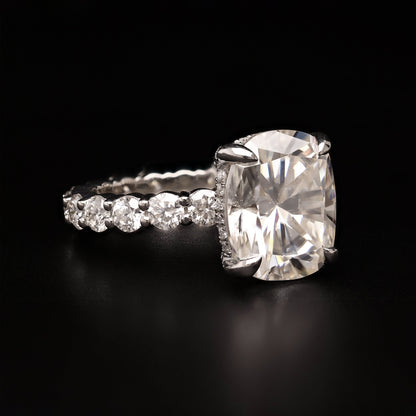 Limitless Gleam – Oval Elegance with Pave Accents