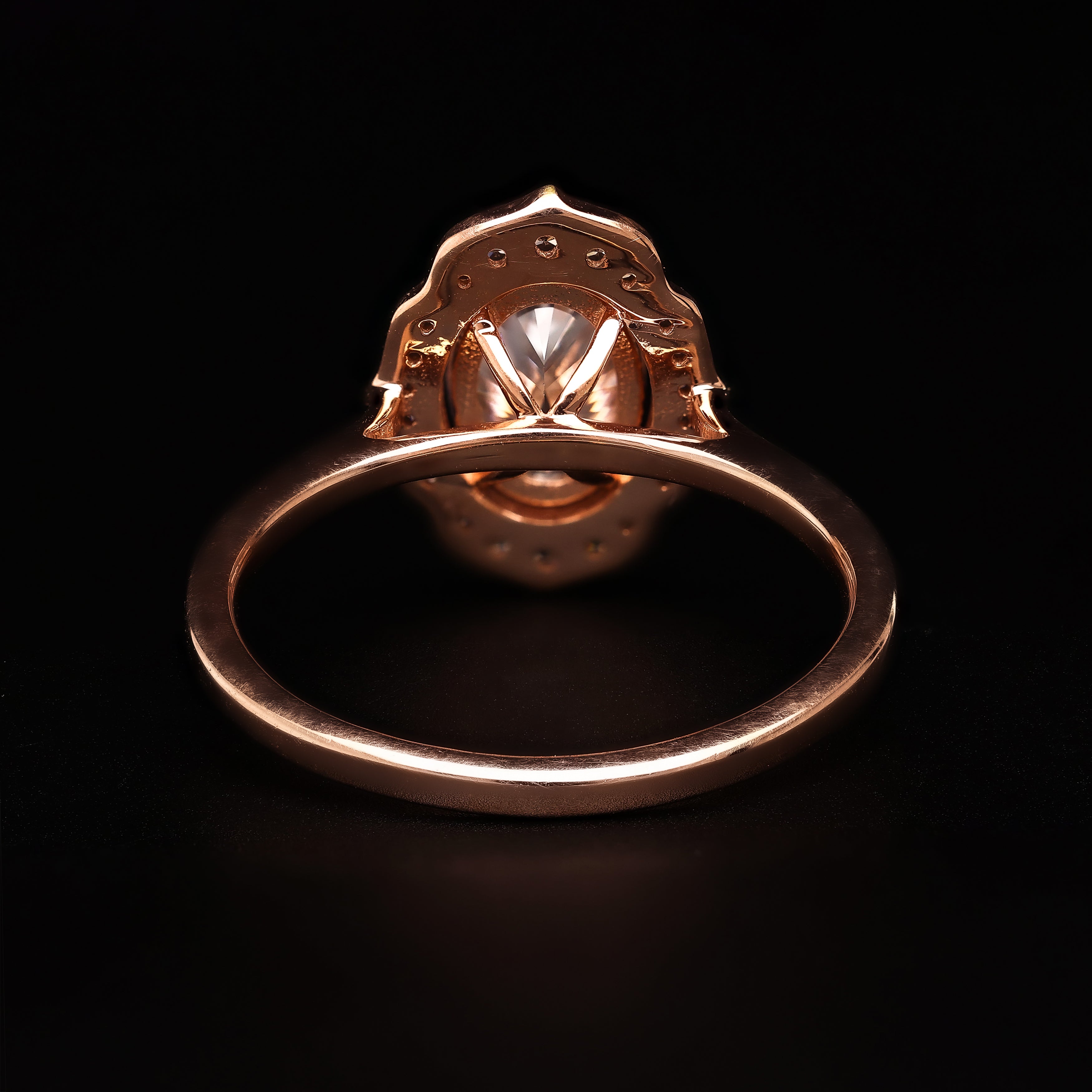 Art Deco Radiance – Oval Halo