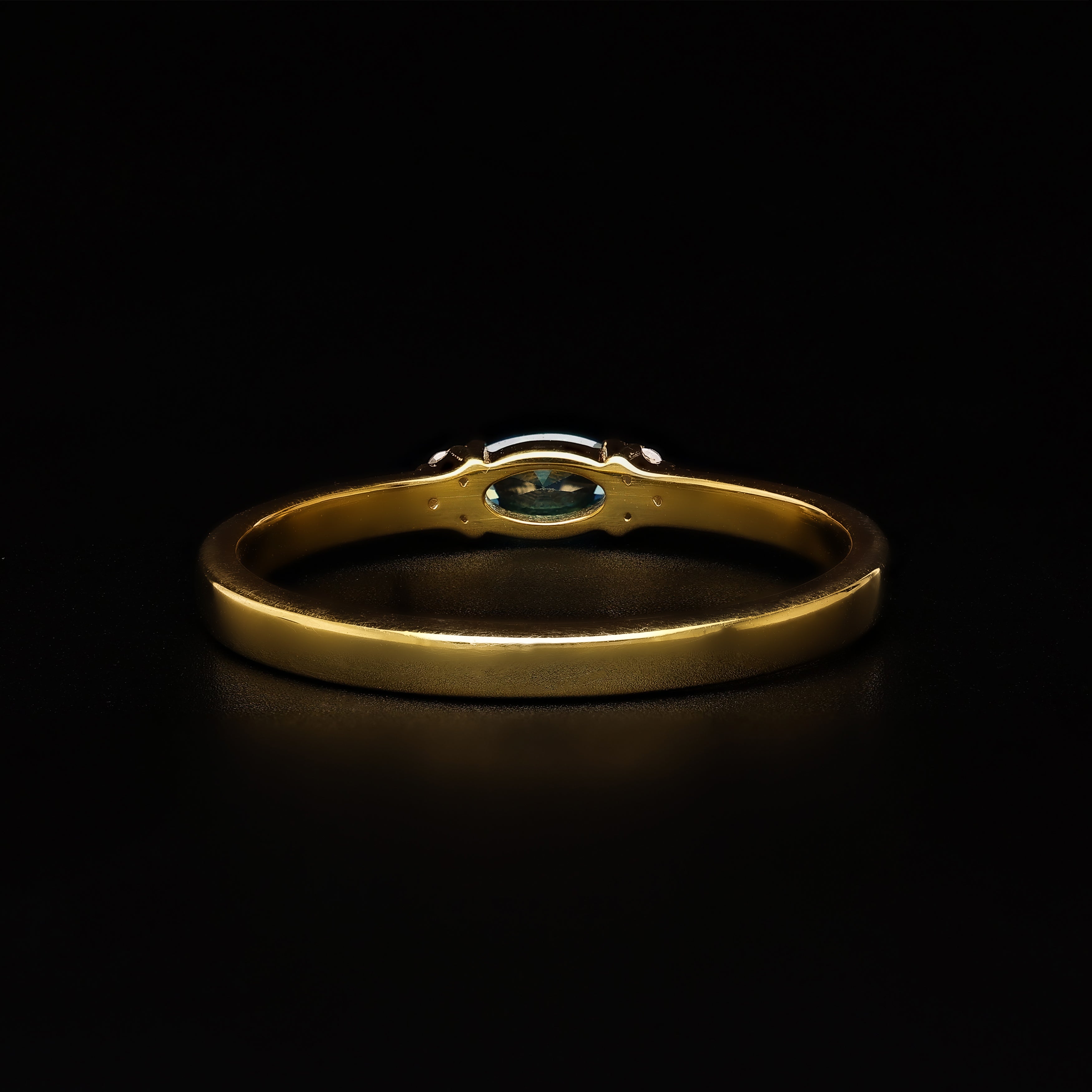 Aqua Brilliance – Oval Harmony Ring