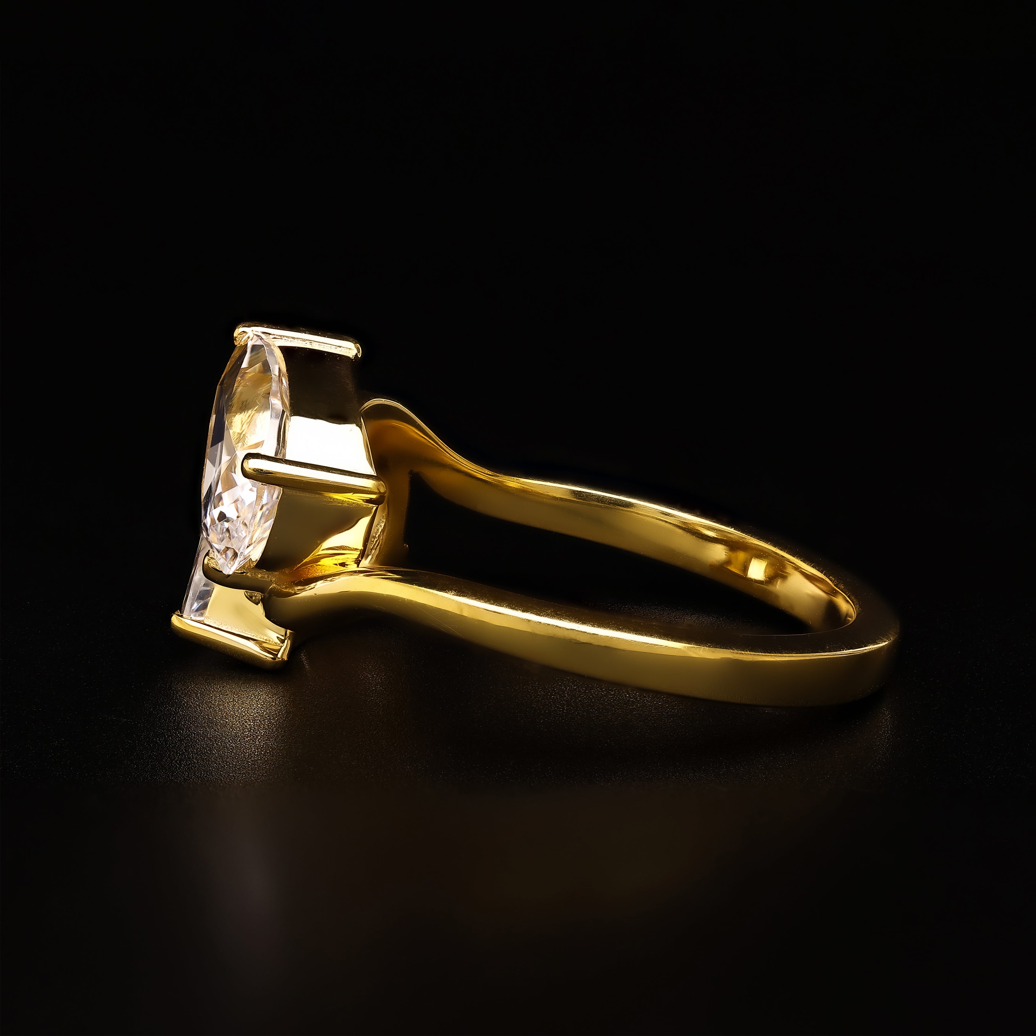 Two-Pear Radiance – A Toi et Moi Statement Ring