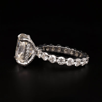 Limitless Gleam – Oval Elegance with Pave Accents