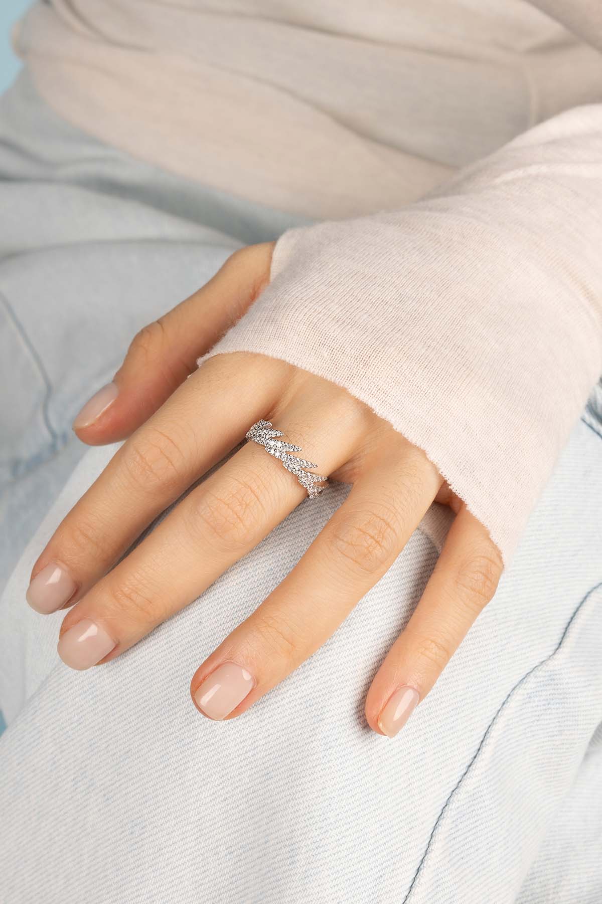 Dainty Palm Ring