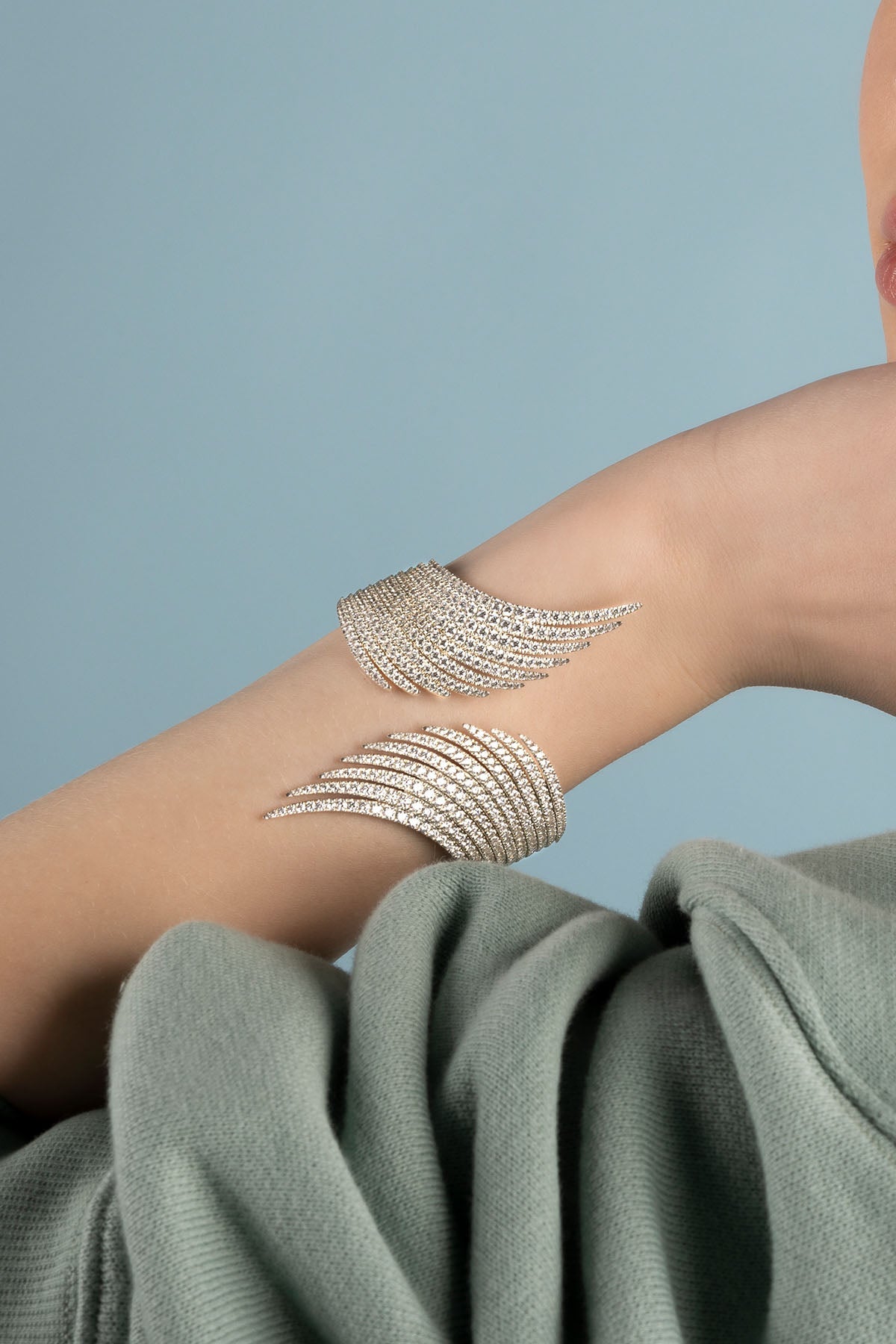 Statement Palm Bangle